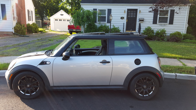 A shot of the Mini in front of the old house. Now I’m a little sad. It was a good house.